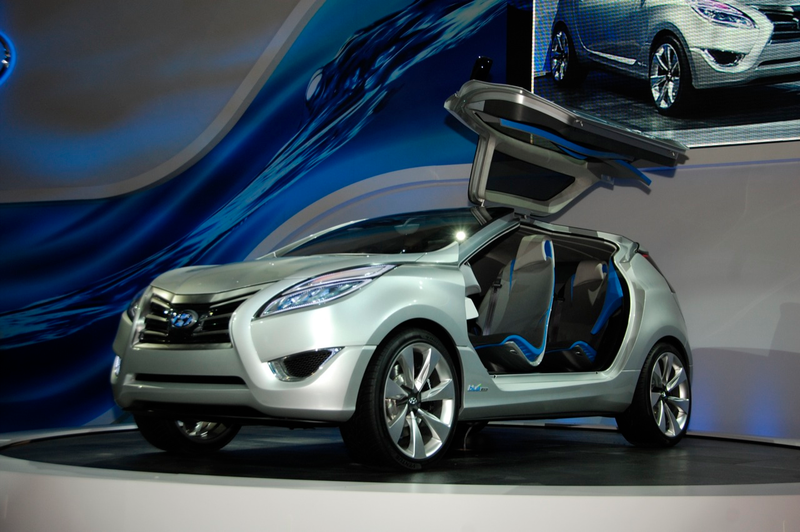 Illustration for article titled Hyundai Nuvis Concept: Hybrid Blue Drive Gives It Wings